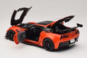 Chevrolet Corvette C7 ZR1 Rot IXO 1:18 U18RDC001-FO Druckguss — Bild 5 von 8