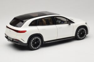 Mercedes EQS SUV X296 Manufaktur Diamond White NZG 1:18 B66960590 Druckguss — Bild 3 von 8
