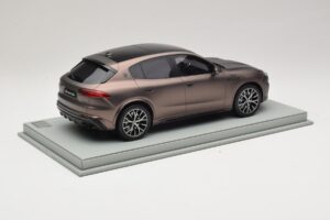 Maserati Grecale Bronze BBR 1:18 P18220FMAS Resin — Bild 3 von 7