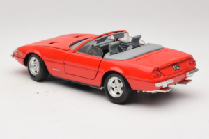 Ferrari 365 GTS/4 Spider Rot Techno Giodi 1:18 40028-P1 Druckguss — Bild 7 von 8