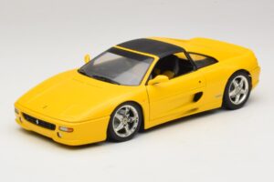 Ferrari F355 Spider Gelb mit Schwarzem Dach UT Models 1:18 180074030-P4 Druckguss