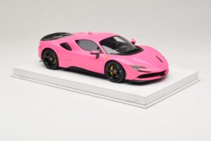 Ferrari SF90 Pack Fiorano Glanz Qatar Pink BBR 1:18 RACELINE137 Resin — Bild 4 von 7