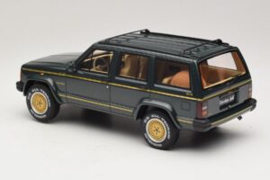 Jeep Cherokee XJ Limited Dark Hunter Green Otto 1:18 OT1340 Resin — Bild 5 von 6