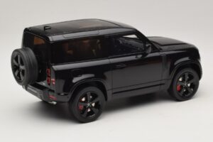 Land Rover Defender 90 L663 P400 X-Dynamic HSE Santorini Black GT Spirit 1:18 GT992 Resin — Bild 2 von 6