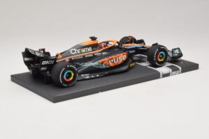 McLaren MCL36 #3 D. Ricciardo Abu Dhabi GP 2022 Minichamps 1:18 537224003 Resin — Bild 2 von 7