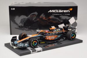 McLaren MCL36 #3 D. Ricciardo Abu Dhabi GP 2022 Minichamps 1:18 537224003 Resin — Bild 7 von 7
