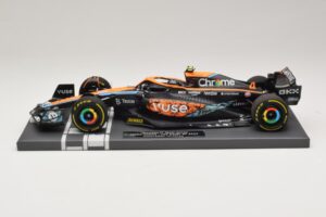 McLaren MCL36 #4 L. Norris Abu Dhabi GP 2022 Minichamps 1:18 537224004 Resin — Bild 3 von 7