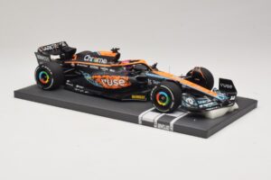McLaren MCL36 #4 L. Norris Abu Dhabi GP 2022 Minichamps 1:18 537224004 Resin — Bild 4 von 7