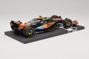 McLaren MCL60 #4 L. Norris 2nd Place Hungarian GP 2023 Minichamps 1:18 537233004 Resin — Bild 2 von 7