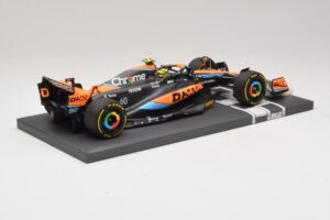 McLaren MCL60 #4 L. Norris Australian GP 2023 Minichamps 1:18 537232104 Resin — Bild 2 von 7