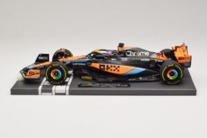 McLaren MCL60 #81 O. Piastri Hungarian GP 2023 Minichamps 1:18 537233081 Resin — Bild 3 von 7