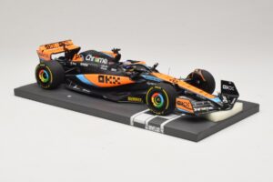 McLaren MCL60 #81 O. Piastri Hungarian GP 2023 Minichamps 1:18 537233081 Resin — Bild 4 von 7