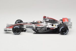 McLaren MP4/21 #3 K. Raikkonen 2006 Minichamps 1:18 530061803 Resin — Bild 3 von 7