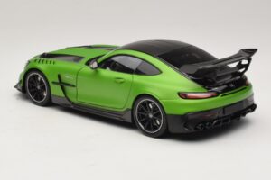 Mercedes AMG GT Black Series C190 Matt Green Metallic Minichamps 1:18 110032022 Druckguss — Bild 7 von 8