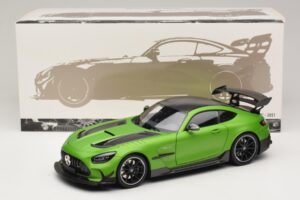 Mercedes AMG GT Black Series C190 Matt Green Metallic Minichamps 1:18 110032022 Druckguss — Bild 8 von 8