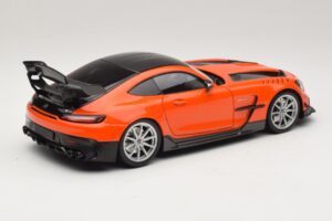 Mercedes AMG GT Black Series C190 Orange mit Silbernen Felgen Minichamps 1:18 110032024 Druckguss — Bild 3 von 8