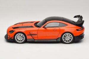 Mercedes AMG GT Black Series C190 Orange mit Silbernen Felgen Minichamps 1:18 110032024 Druckguss — Bild 4 von 8