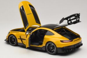 Mercedes AMG GT Black Series C190 Solarbeam Yellow Metallic Minichamps 1:18 110032021 Druckguss — Bild 5 von 8