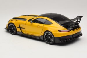 Mercedes AMG GT Black Series C190 Solarbeam Yellow Metallic Minichamps 1:18 110032021 Druckguss — Bild 7 von 8