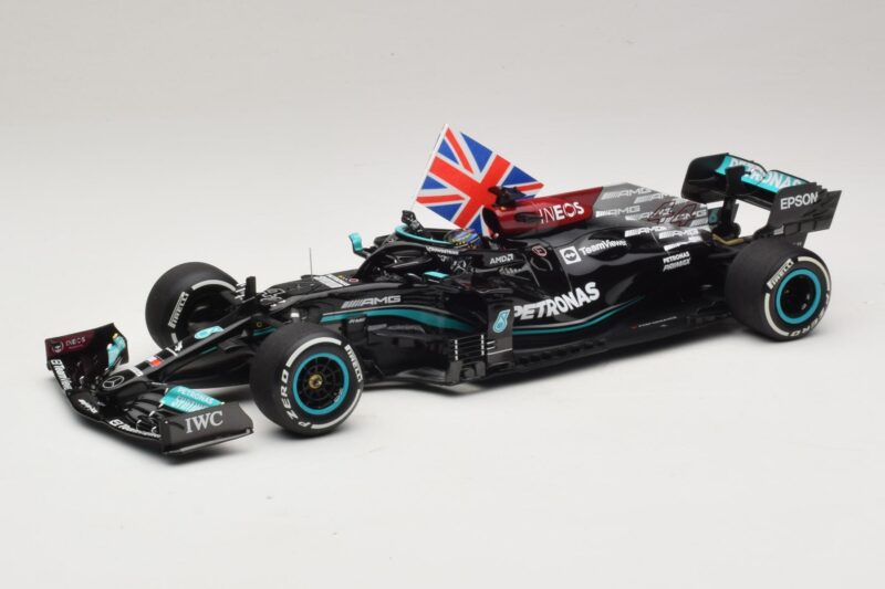 Mercedes AMG Petronas W12 E Performance L. Hamilton Winner British GP 2021 Minichamps 1:18 110211144 Resin