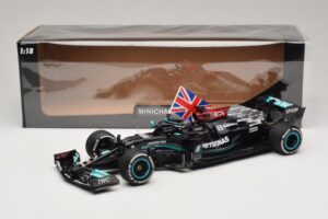 Mercedes AMG Petronas W12 E Performance L. Hamilton Winner British GP 2021 Minichamps 1:18 110211144 Resin — Bild 7 von 7