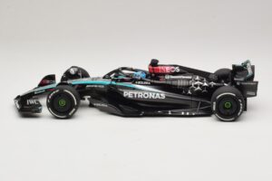 Mercedes AMG Petronas W15 E Performance G. Russell 2024 Minichamps 1:18 110240163 Resin — Bild 3 von 7
