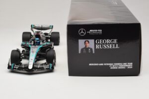 Mercedes AMG Petronas W15 E Performance G. Russell 2024 Minichamps 1:18 110240163 Resin — Bild 6 von 7
