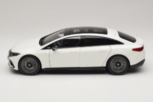 Mercedes EQS V297 Manufaktur Opalite White NZG 1:18 B66961049 Druckguss — Bild 4 von 8
