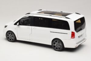 Mercedes V-Class W447 AMG Line Weiß Norev 1:18 183876 Druckguss — Bild 7 von 8