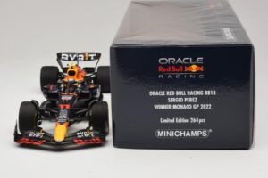 Oracle Red Bull Racing RB18 S. Perez Winner Monaco GP 2022 Minichamps 1:18 110220711 Resin — Bild 6 von 7