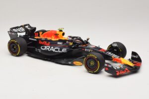 Oracle Red Bull Racing RB19 S. Perez Abu Dhabi GP 2023 Minichamps 1:18 110232311 Resin — Bild 4 von 7