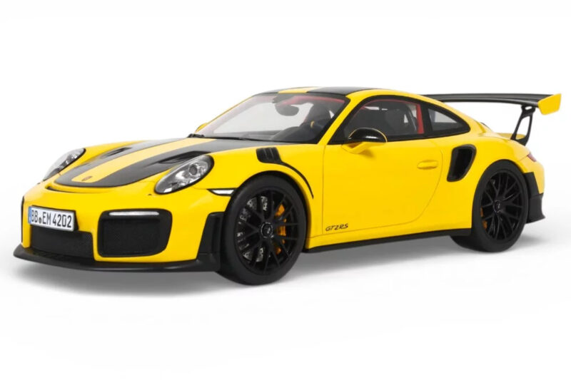Porsche 911 GT2 RS 991.2 Nurburgring Lap Record Gelb GT Spirit 1:18 GT972 Resin