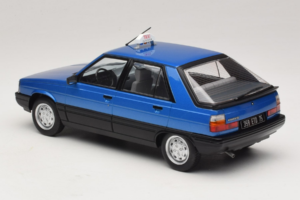 Renault 11 GTL Taxi James Bond MCG 1:18 MCG18833 Druckguss — Bild 5 von 6