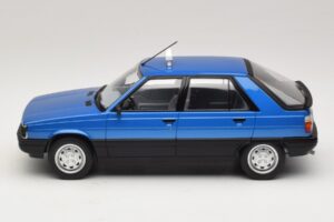 Renault 11 GTL Taxi James Bond MCG 1:18 MCG18833 Druckguss — Bild 3 von 6