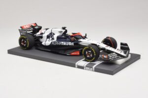 Scuderia AlphaTauri AT04 D. Ricciardo Hungarian GP 2023 Minichamps 1:18 117231203 Resin — Bild 4 von 7