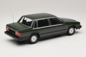 Volvo 740 GL Dunkelgrün Minichamps 1:18 155171702 Druckguss — Bild 2 von 6