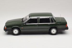 Volvo 740 GL Dunkelgrün Minichamps 1:18 155171702 Druckguss — Bild 3 von 6