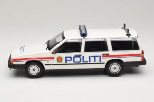 Volvo 740 GL Kombi Politi Norway Minichamps 1:18 155171796 Druckguss — Bild 3 von 6