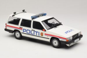 Volvo 740 GL Kombi Politi Norway Minichamps 1:18 155171796 Druckguss — Bild 4 von 6