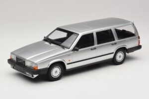 Volvo 740 GL Kombi Silber Minichamps 1:18 155171770 Druckguss