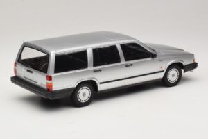 Volvo 740 GL Kombi Silber Minichamps 1:18 155171770 Druckguss — Bild 2 von 6