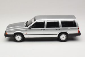 Volvo 740 GL Kombi Silber Minichamps 1:18 155171770 Druckguss — Bild 3 von 6