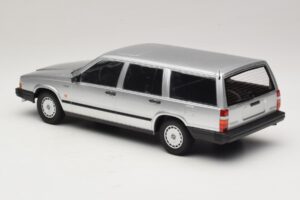 Volvo 740 GL Kombi Silber Minichamps 1:18 155171770 Druckguss — Bild 5 von 6