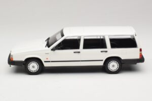 Volvo 740 GL Kombi Weiß Minichamps 1:18 155171772 Druckguss — Bild 3 von 6