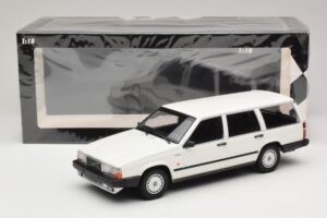 Volvo 740 GL Kombi Weiß Minichamps 1:18 155171772 Druckguss — Bild 6 von 6