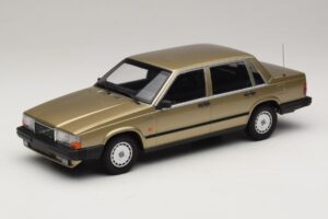 Volvo 740 GL Gold Minichamps 1:18 Volvo 740 GL Gold Minichamps 1:18 155171700 Druckguss