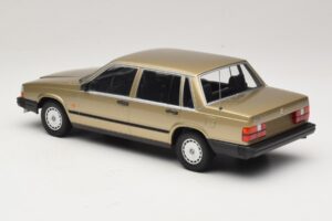 Volvo 740 GL Gold Minichamps 1:18 155171700 Druckguss — Bild 5 von 6