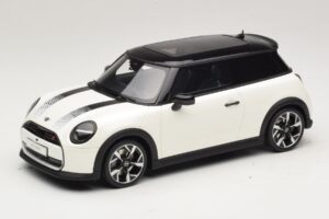 Mini Cooper S F66 Nanuq White Metallic Otto 1:18 Mini Cooper S F66 Nanuq White Metallic Otto 1:18 OT1245 Resin