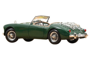 MG MGA British Racing Green Norev 1:18 182610 Druckguss — Bild 3 von 5