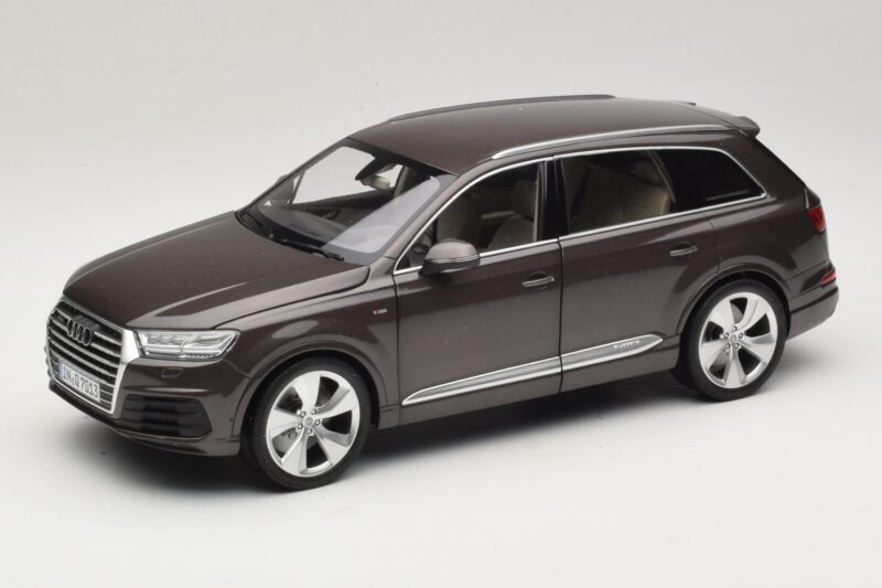 Audi Q7 4M Argus Brown Minichamps 1:18 5011407615 Druckguss